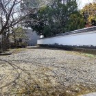 ③	大納言塚（豊臣秀長墓所）入口