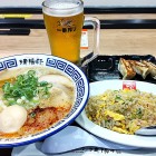 ⑩	久留米ラーメン（西鉄久留米駅構内「清陽軒」にて）
