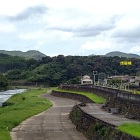 ①	虎居城（川内川遊歩道より）