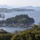 来島の全景（糸島展望台より）
