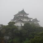 雨の大天守