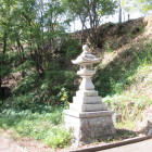 同左を北側の旭ヶ丘神社灯籠横より南に見る