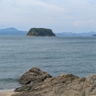 対岸から