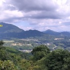 ⑨	本丸から宝満山（宝満城）と大宰府天満宮を見下ろす